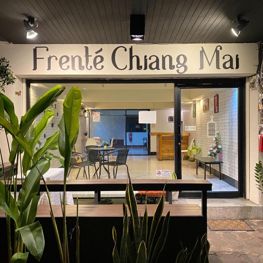 Frente Chiang Mai 호텔 외부 사진